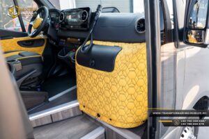 Carosari microbuze mercedes Sprinter 19+1+1 Locuri - MiniBus Luxury by Cristi Galati