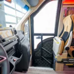 Usa culisanta Mercedes Sprinter 22+1+1 locuri transformat de Minibus Luxury by Cristi