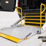 Lift microbuz transport persoane dizabilitati Minibus Luxury