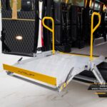 Lift microbuz transport persoane dizabilitati Minibus Luxury